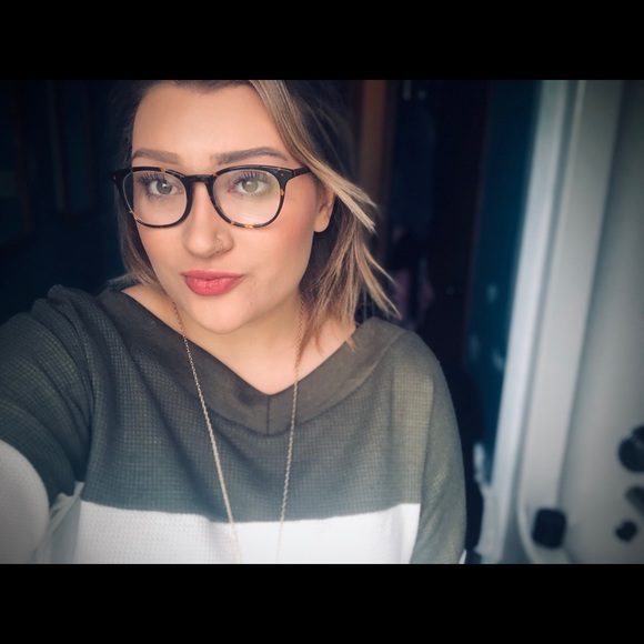 Meet your Posher, Taylor - Picture 5 of 8